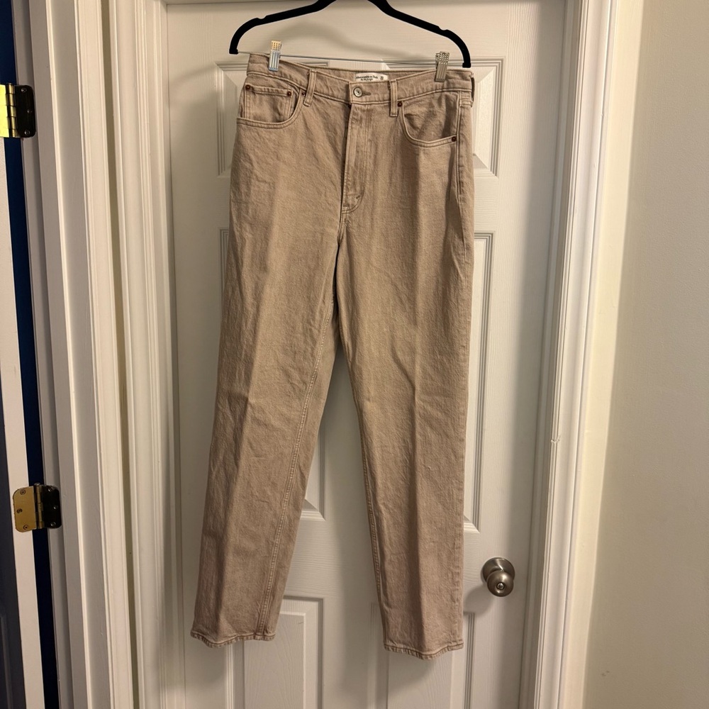 EUC Abercrombie the 90s Straight Ultra High Rise Jeans